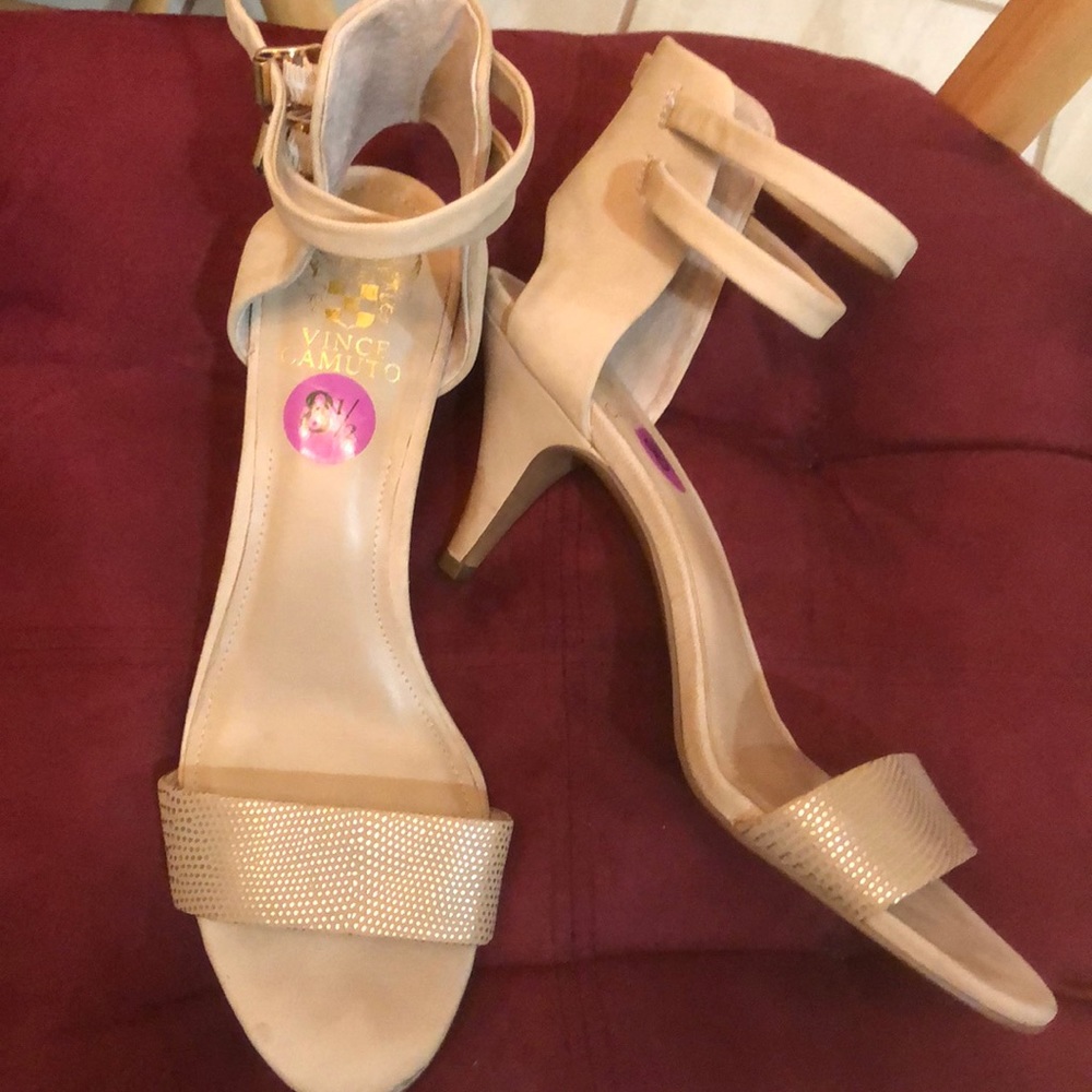 Vince Camuto cream heeled sandals size: 8 1/2